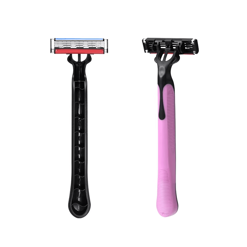 3 Blade Disposable Plastic Razor | XIRUIG3010